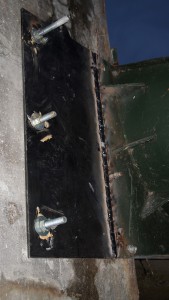 canal-defeuillage-plaque-metal-soudure-et-fixations